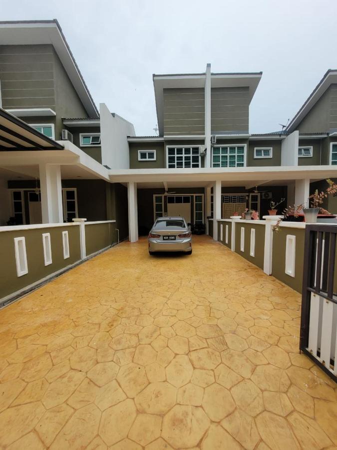 Teduhan Abqory Kuala Terengganu Extérieur photo